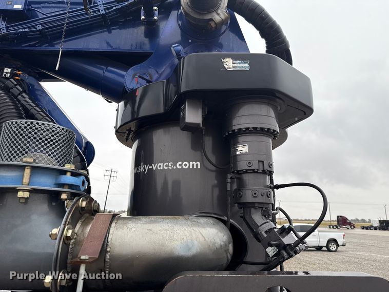 image for item EU5084 2015 Sky-Com ICS-120-1 hydrovac extension bed