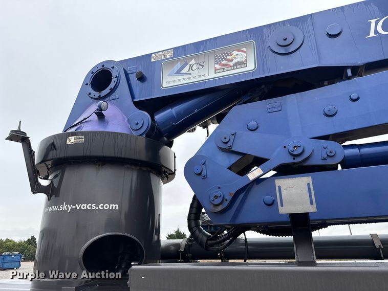 image for item EU5084 2015 Sky-Com ICS-120-1 hydrovac extension bed