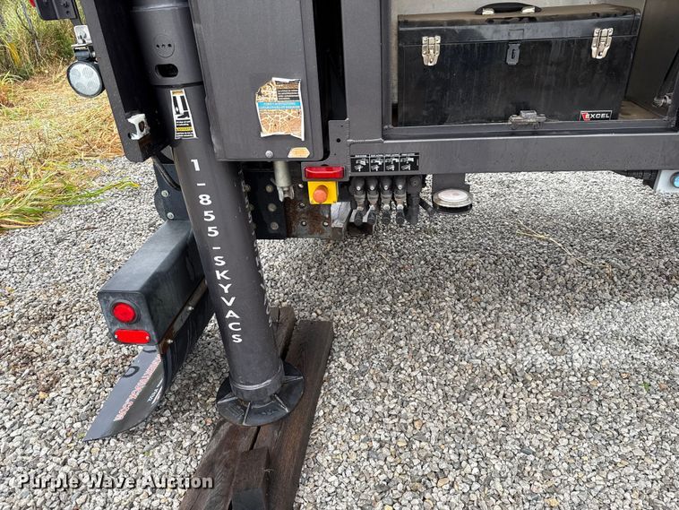 image for item EU5084 2015 Sky-Com ICS-120-1 hydrovac extension bed