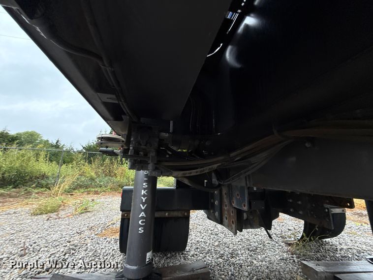 image for item EU5084 2015 Sky-Com ICS-120-1 hydrovac extension bed