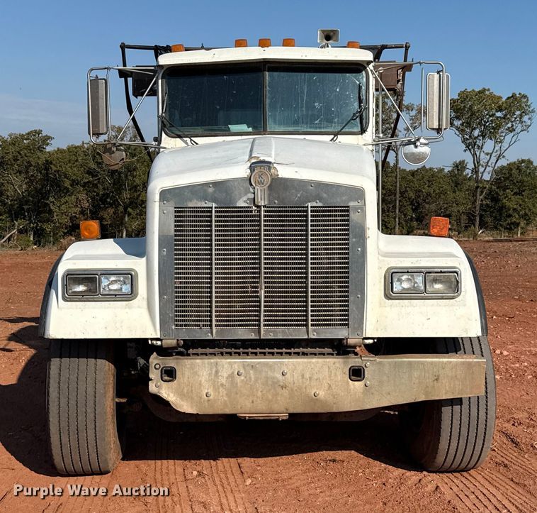 image for item EU5086 1996 Kenworth W900B roll-off container truck