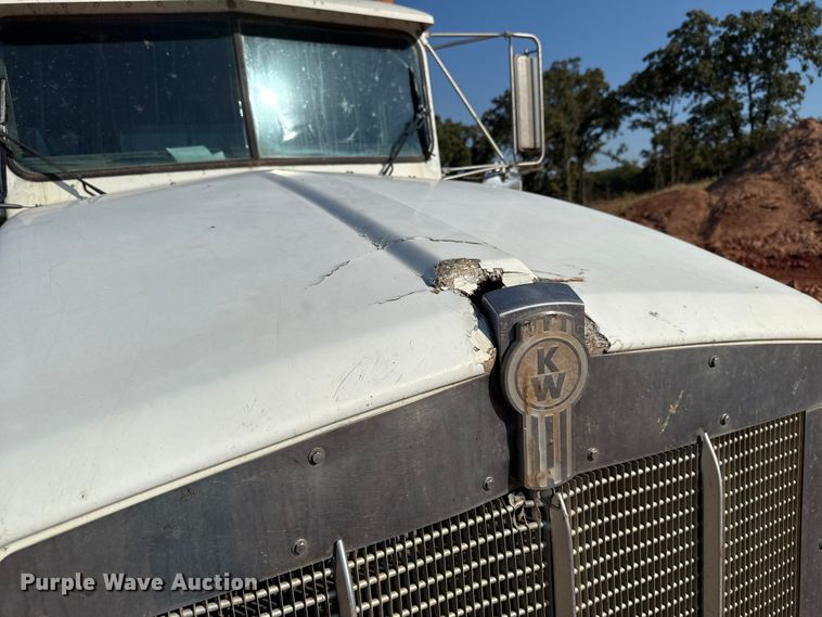 image for item EU5086 1996 Kenworth W900B roll-off container truck