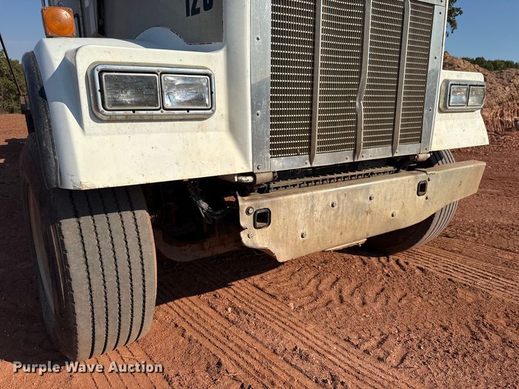 image for item EU5086 1996 Kenworth W900B roll-off container truck