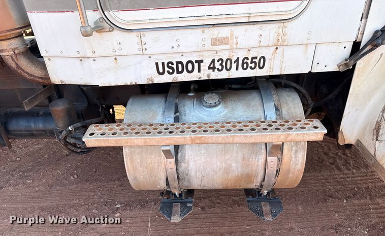 image for item EU5086 1996 Kenworth W900B roll-off container truck