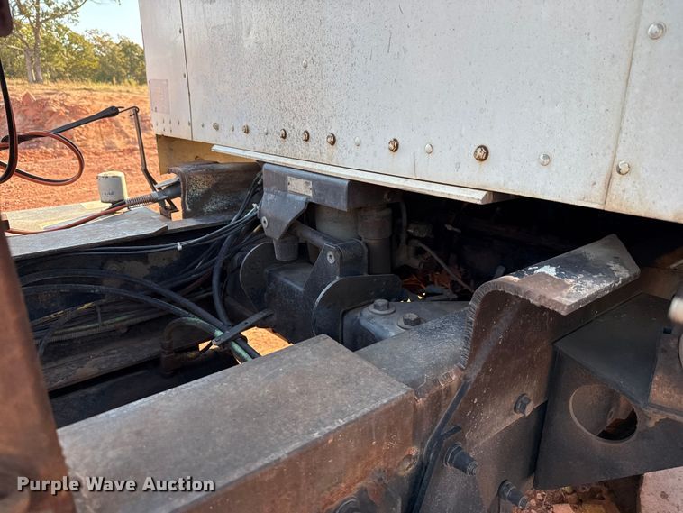 image for item EU5086 1996 Kenworth W900B roll-off container truck