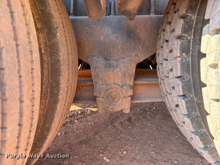 image for item EU5086 1996 Kenworth W900B roll-off container truck