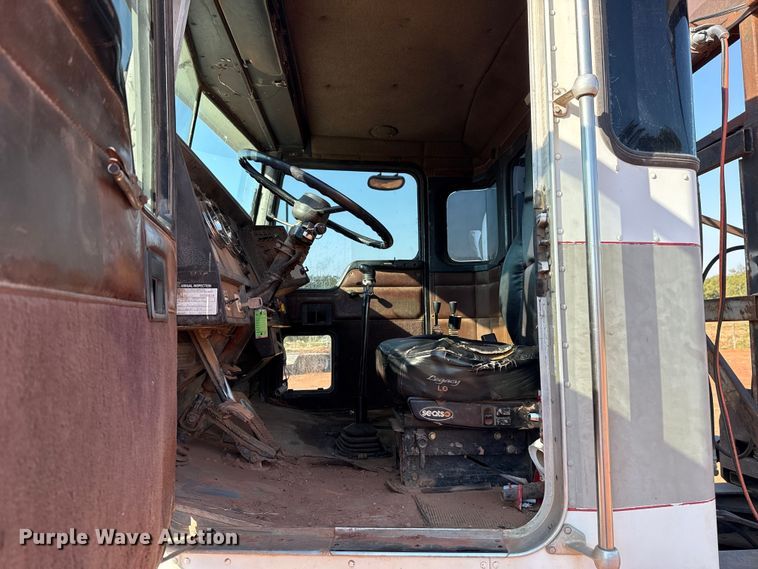 image for item EU5086 1996 Kenworth W900B roll-off container truck