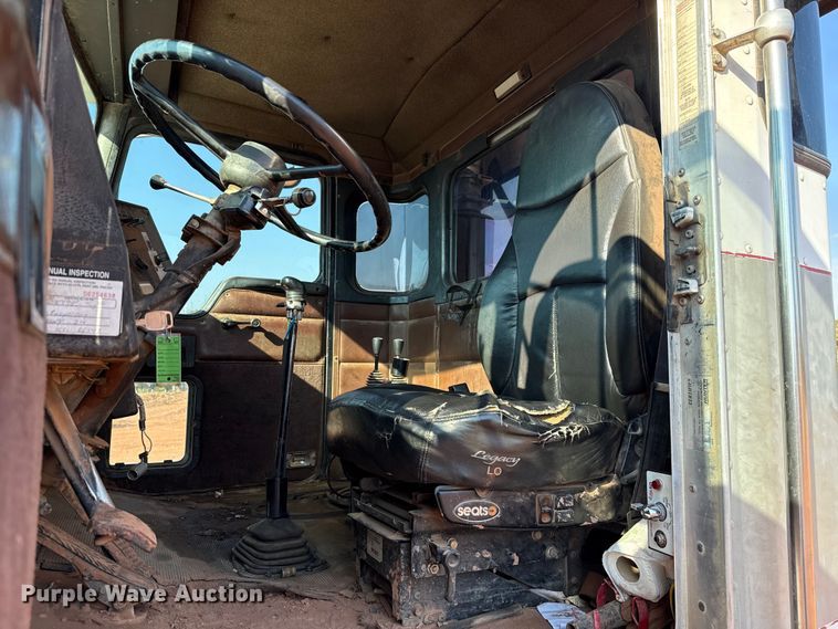 image for item EU5086 1996 Kenworth W900B roll-off container truck