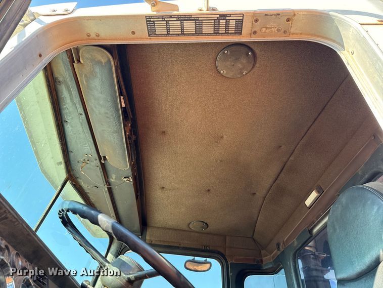 image for item EU5086 1996 Kenworth W900B roll-off container truck