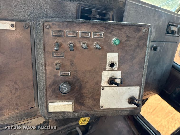 image for item EU5086 1996 Kenworth W900B roll-off container truck