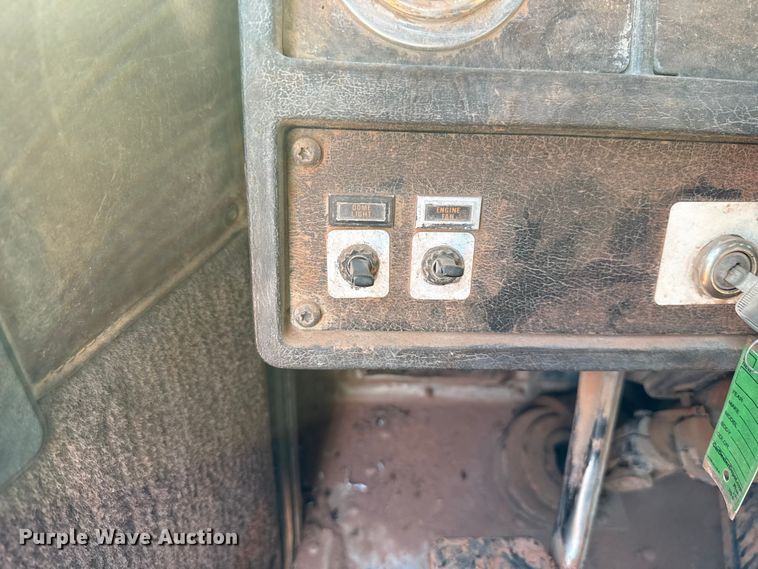 image for item EU5086 1996 Kenworth W900B roll-off container truck