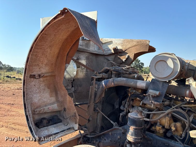 image for item EU5086 1996 Kenworth W900B roll-off container truck