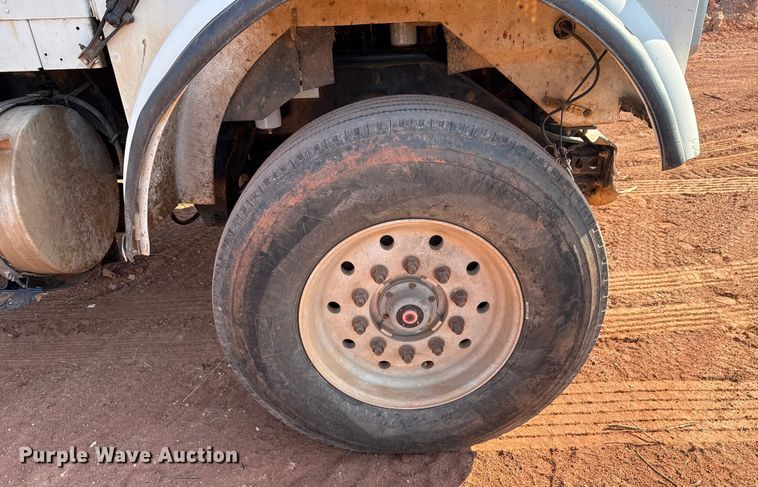 image for item EU5086 1996 Kenworth W900B roll-off container truck