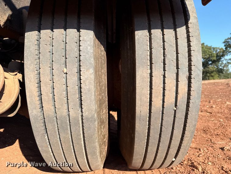 image for item EU5086 1996 Kenworth W900B roll-off container truck