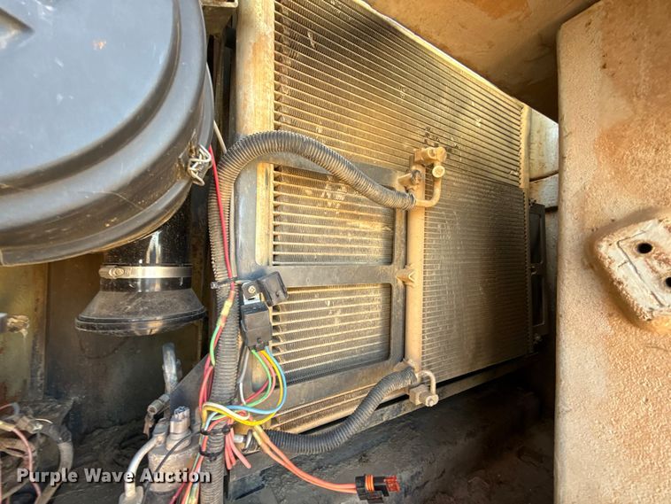 image for item EU5094 Link-Belt 225 excavator