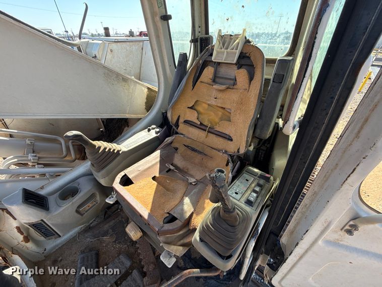 image for item EU5094 Link-Belt 225 excavator