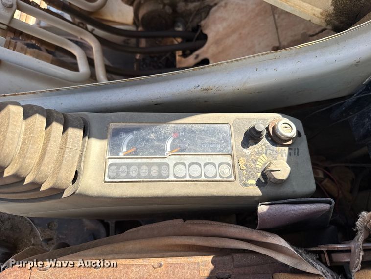 image for item EU5094 Link-Belt 225 excavator