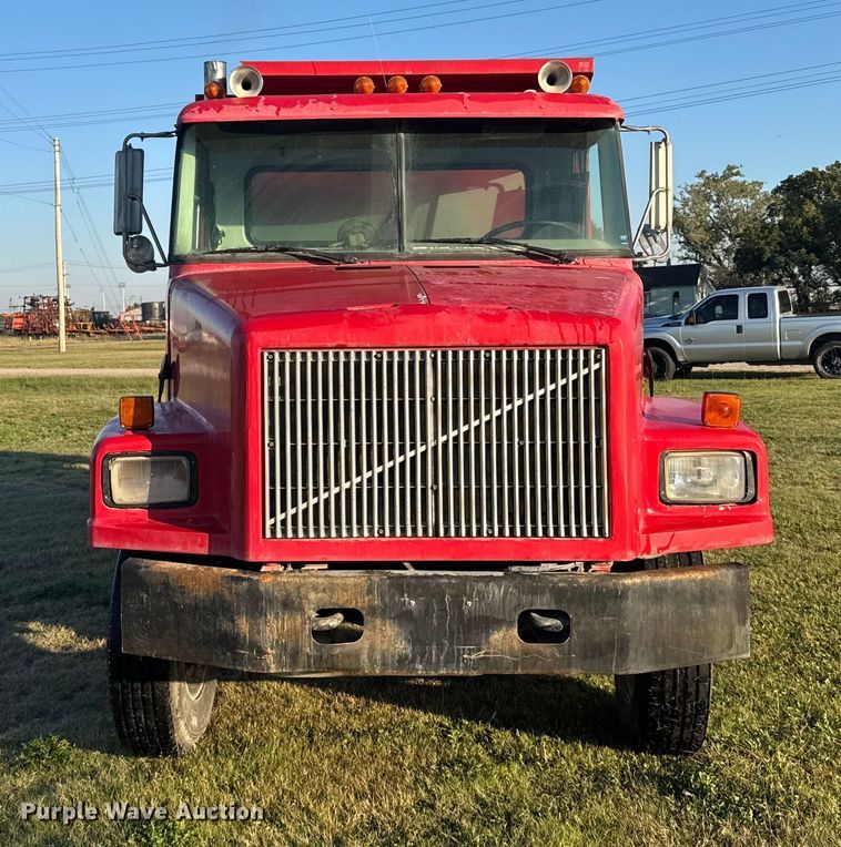 image for item EU6032 1990 White GMC dump truck