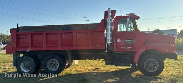 image for item EU6032 1990 White GMC dump truck