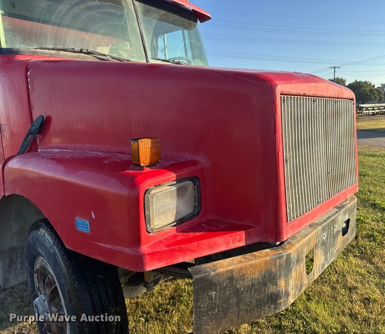 image for item EU6032 1990 White GMC dump truck