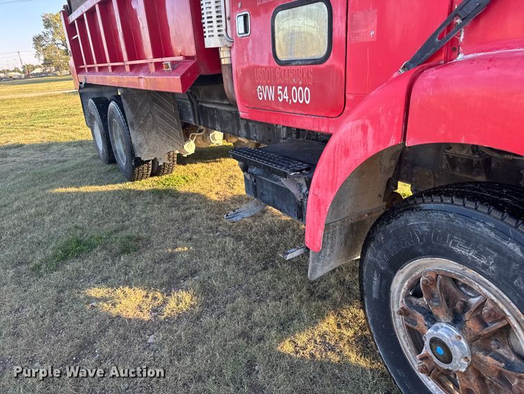 image for item EU6032 1990 White GMC dump truck