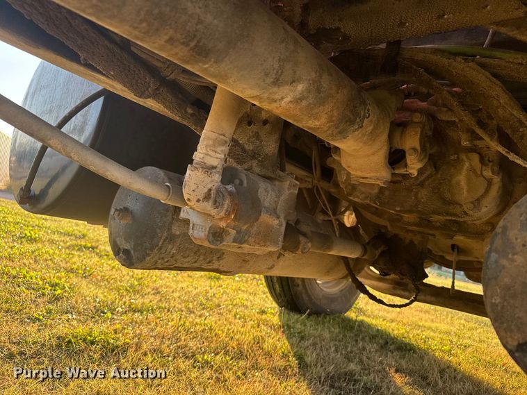 image for item EU6032 1990 White GMC dump truck