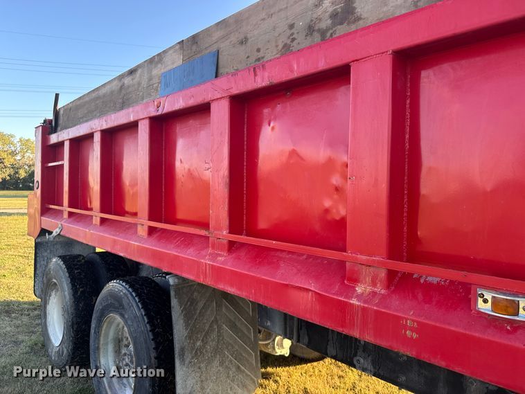 image for item EU6032 1990 White GMC dump truck