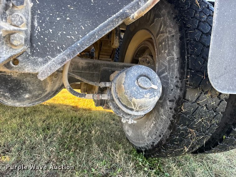 image for item EU6032 1990 White GMC dump truck