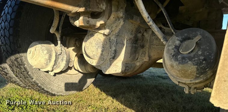 image for item EU6032 1990 White GMC dump truck