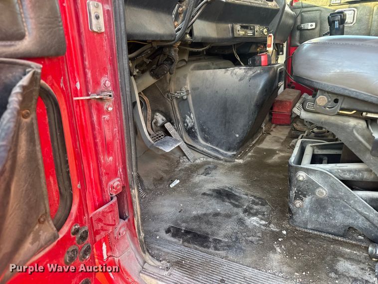 image for item EU6032 1990 White GMC dump truck