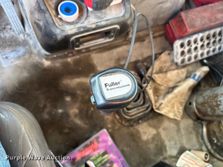 image for item EU6032 1990 White GMC dump truck