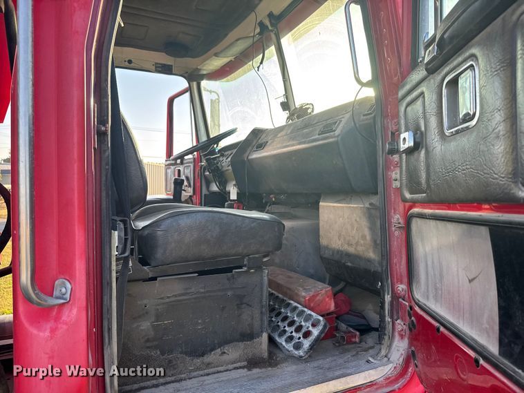 image for item EU6032 1990 White GMC dump truck