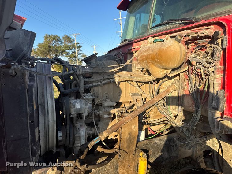 image for item EU6032 1990 White GMC dump truck