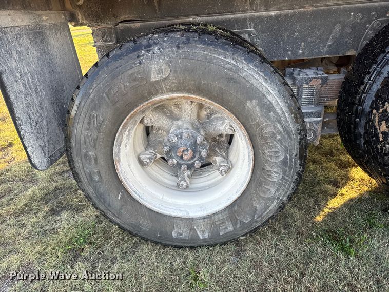 image for item EU6032 1990 White GMC dump truck