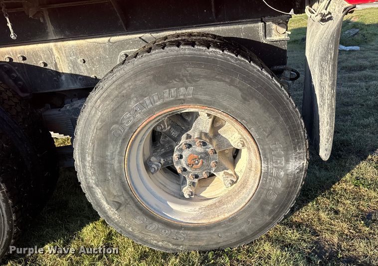 image for item EU6032 1990 White GMC dump truck