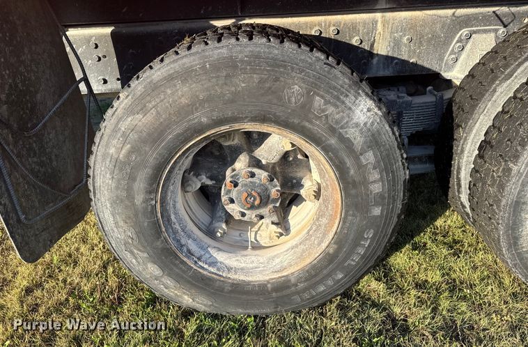 image for item EU6032 1990 White GMC dump truck