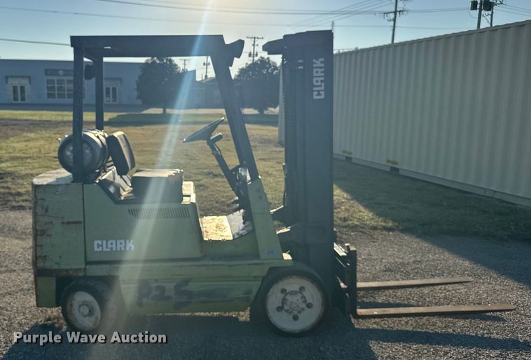 image for item EU6033 Clark GCX25 forklift