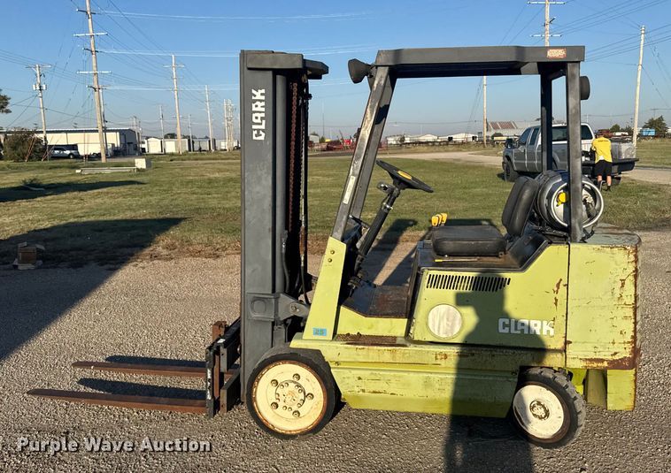 image for item EU6033 Clark GCX25 forklift