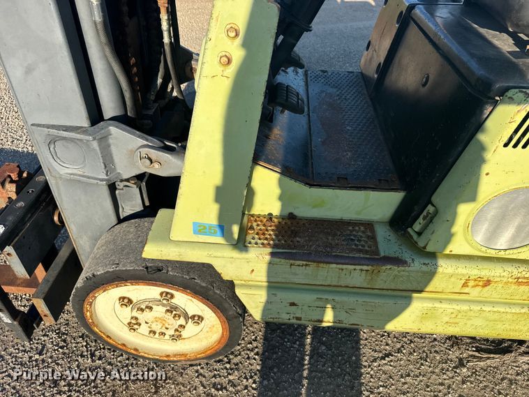 image for item EU6033 Clark GCX25 forklift