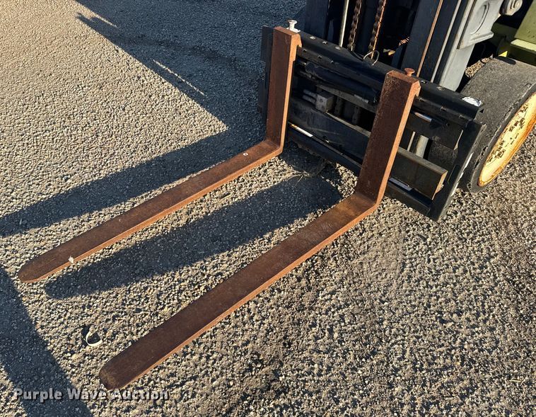 image for item EU6033 Clark GCX25 forklift