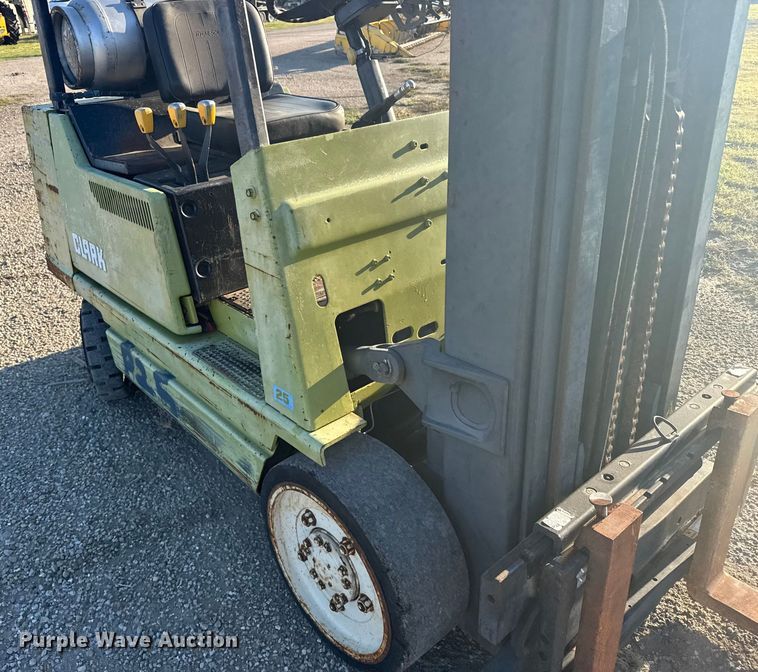 image for item EU6033 Clark GCX25 forklift