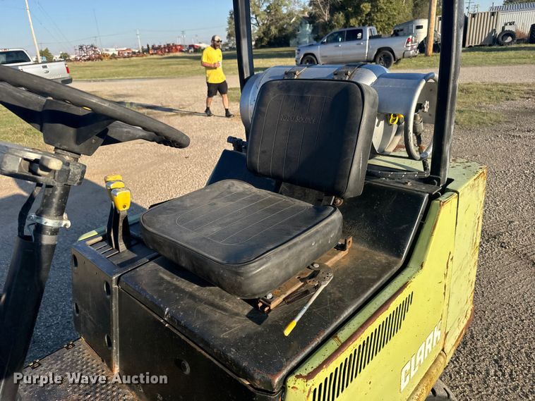 image for item EU6033 Clark GCX25 forklift