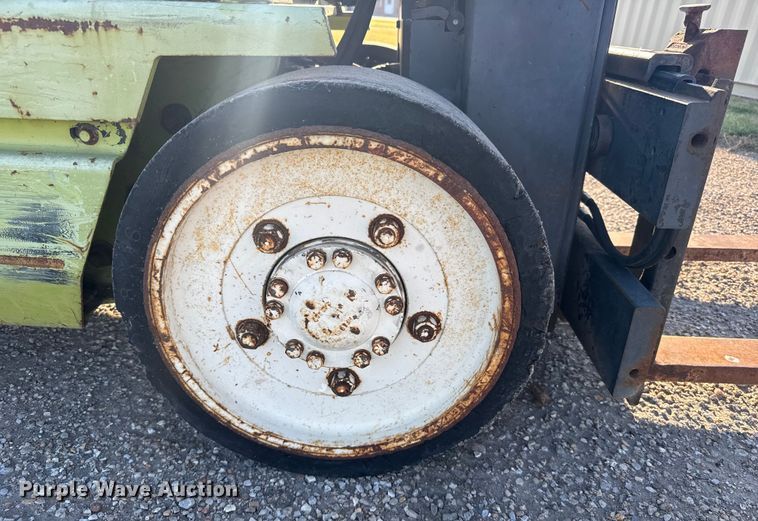 image for item EU6033 Clark GCX25 forklift