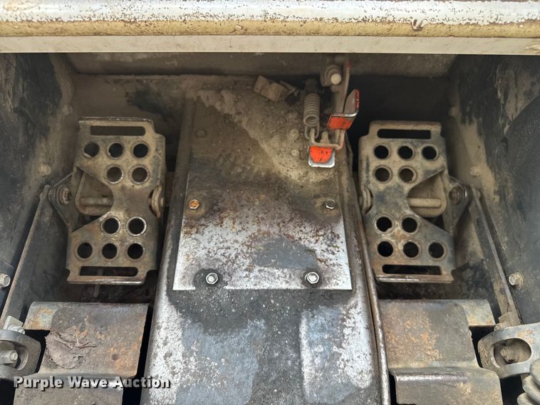 image for item EV1596 1997 Bobcat 873 skid steer loader