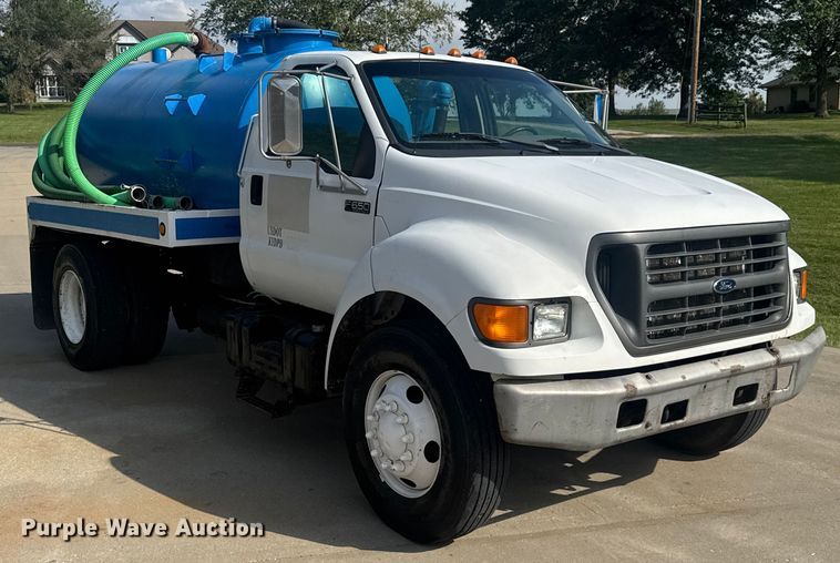 image for item EV2000 2000 Ford F650 Super Duty XL vacuum truck