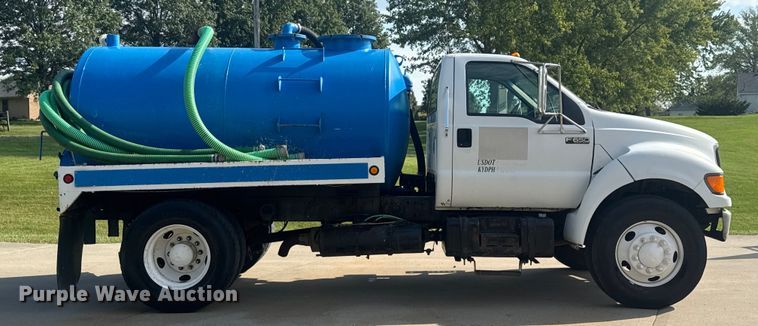 image for item EV2000 2000 Ford F650 Super Duty XL vacuum truck