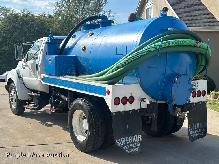 image for item EV2000 2000 Ford F650 Super Duty XL vacuum truck