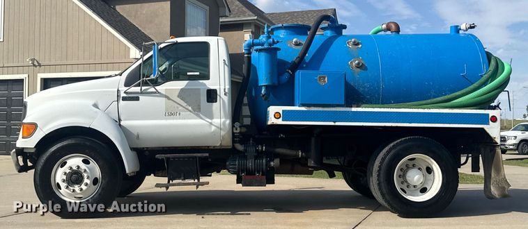 image for item EV2000 2000 Ford F650 Super Duty XL vacuum truck