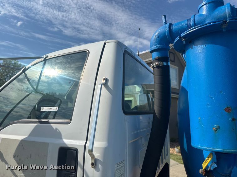 image for item EV2000 2000 Ford F650 Super Duty XL vacuum truck
