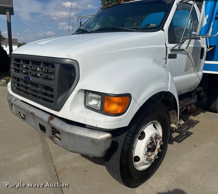 image for item EV2000 2000 Ford F650 Super Duty XL vacuum truck